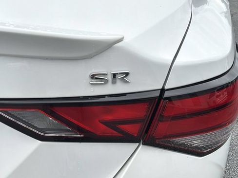 Used 2023 Nissan Sentra SR w/ SR Premium Package FWD image 5