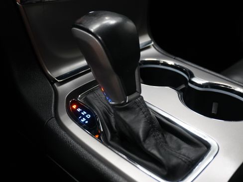 Used 2020 Jeep Grand Cherokee Limited w/ Luxury Group II image 23