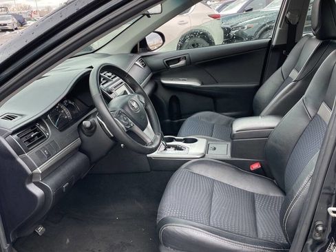 Used 2012 Toyota Camry SE image 2