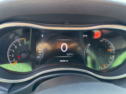 Used 2019 Jeep Grand Cherokee Altitude image 17