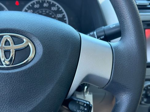 Used 2013 Toyota Corolla LE FWD image 25