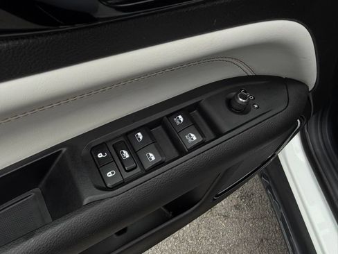 Used 2024 Jeep Compass Limited AWD/4WD image 14