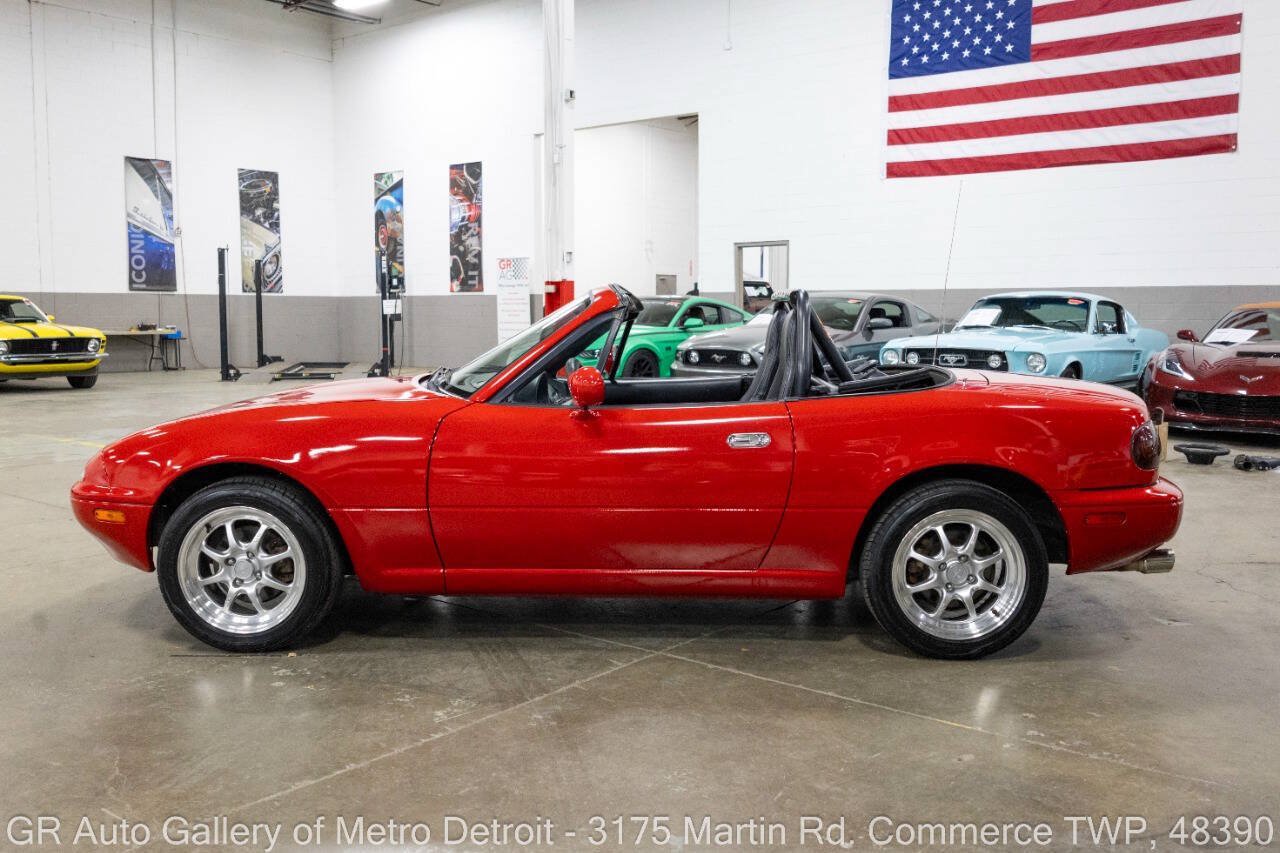 Used 1996 MAZDA MX-5 Miata RWD image 4