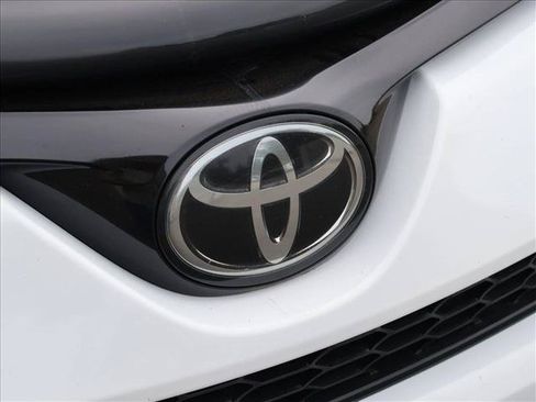 Used 2018 Toyota RAV4 SE w/ Power Extra Value Package AWD/4WD image 30