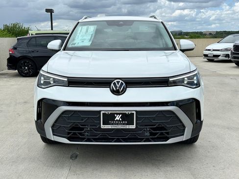 New 2026 Volkswagen Taos SE FWD image 3