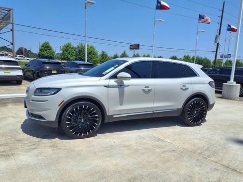 Certified 2023 Lincoln Nautilus Reserve w/ Luxury Package AWD/4WD image 3