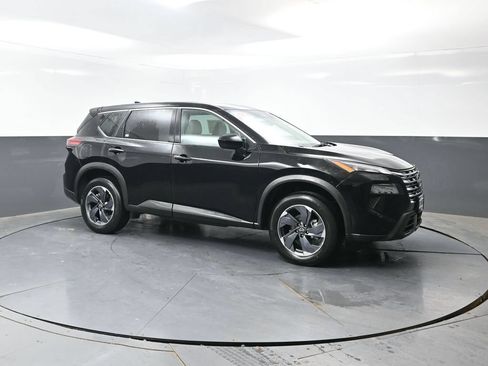Used 2025 Nissan Rogue SV FWD image 4