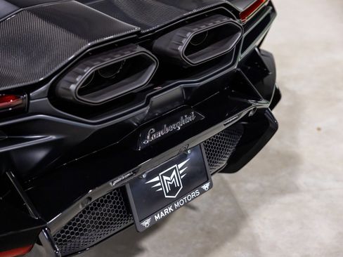 Used 2025 Lamborghini Revuelto image 15