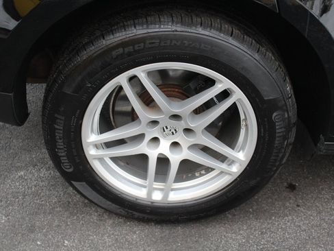 Used 2020 Porsche Macan image 24