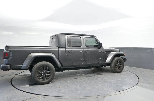 Used 2023 Jeep Gladiator Sport AWD/4WD image 2