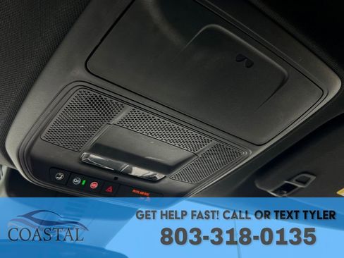 Used 2025 Chevrolet Traverse LT FWD image 52