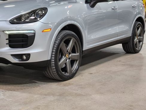 Used 2018 Porsche Cayenne image 17