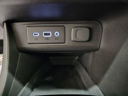 Used 2022 Buick Encore GX Essence AWD/4WD image 23