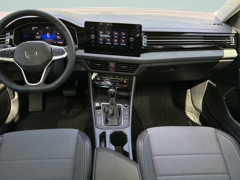 Used 2025 Volkswagen Jetta SE w/ Sunroof Package FWD image 11