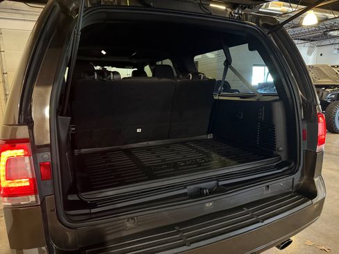 Used 2016 Lincoln Navigator L Reserve image 8