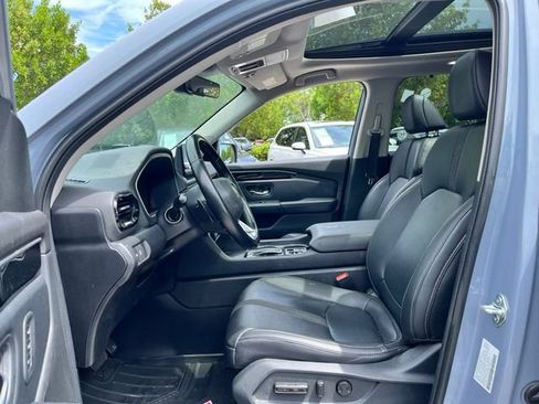 Used 2024 Honda Pilot Touring image 7