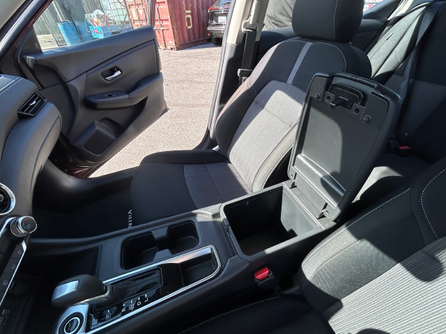 Used 2025 Nissan Sentra SV FWD image 32