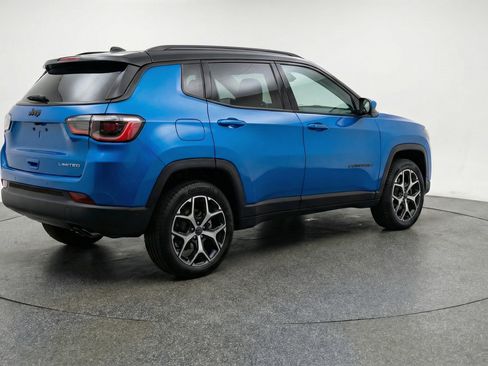 Used 2025 Jeep Compass Limited AWD/4WD image 9