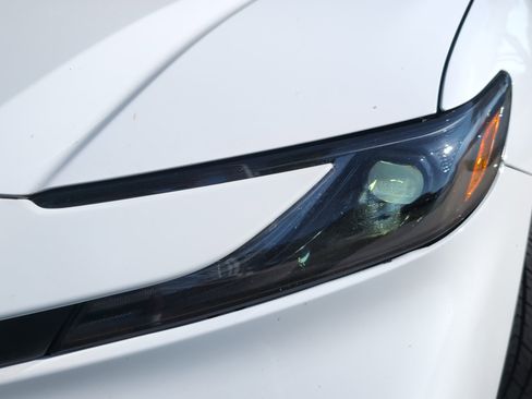 Certified 2025 Toyota Camry SE image 6