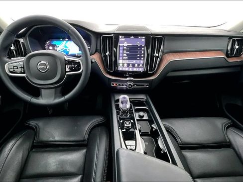 Certified 2023 Volvo XC60 T8 Ultimate w/ Climate Package AWD/4WD image 18