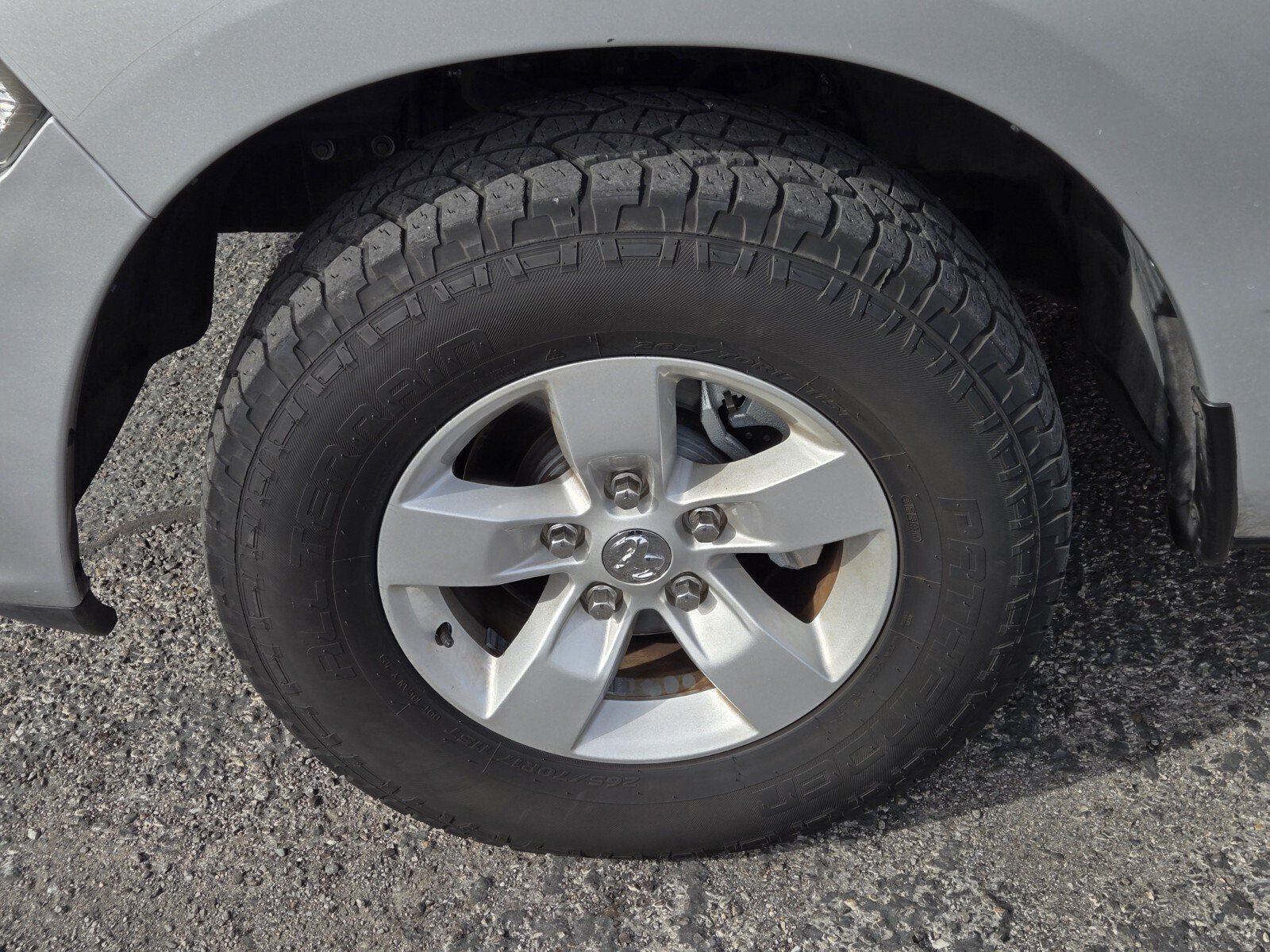 Used 2017 RAM 1500 Express RWD image 6