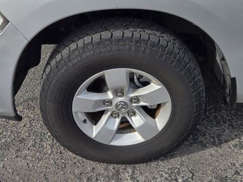 Used 2017 RAM 1500 Express image 6