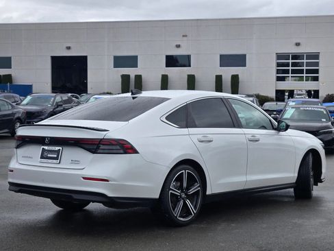 Used 2024 Honda Accord Sport image 7