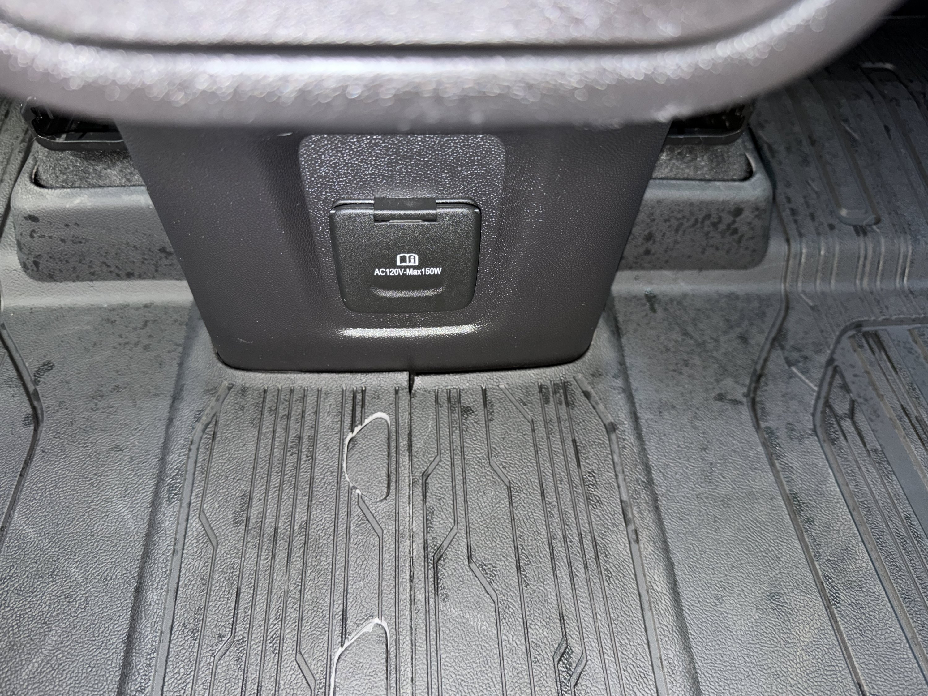 Used 2024 GMC Terrain SLT w/ LPO, Floor Liner Package AWD/4WD image 21