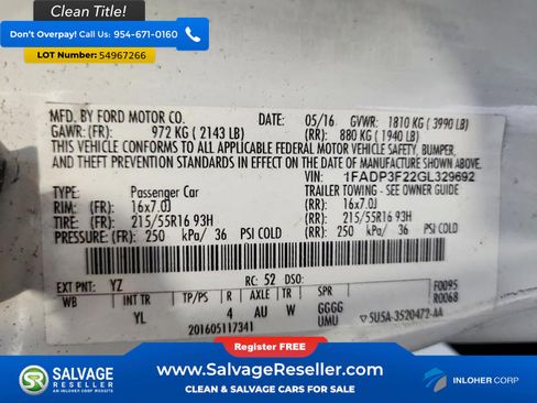 Used 2016 Ford Focus SE w/ Exterior Protection Package FWD image 16