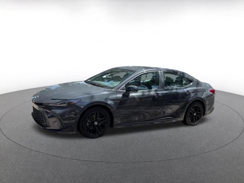 Used 2026 Toyota Camry SE FWD image 7
