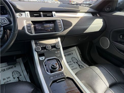Used 2017 Land Rover Range Rover Evoque SE Premium image 37