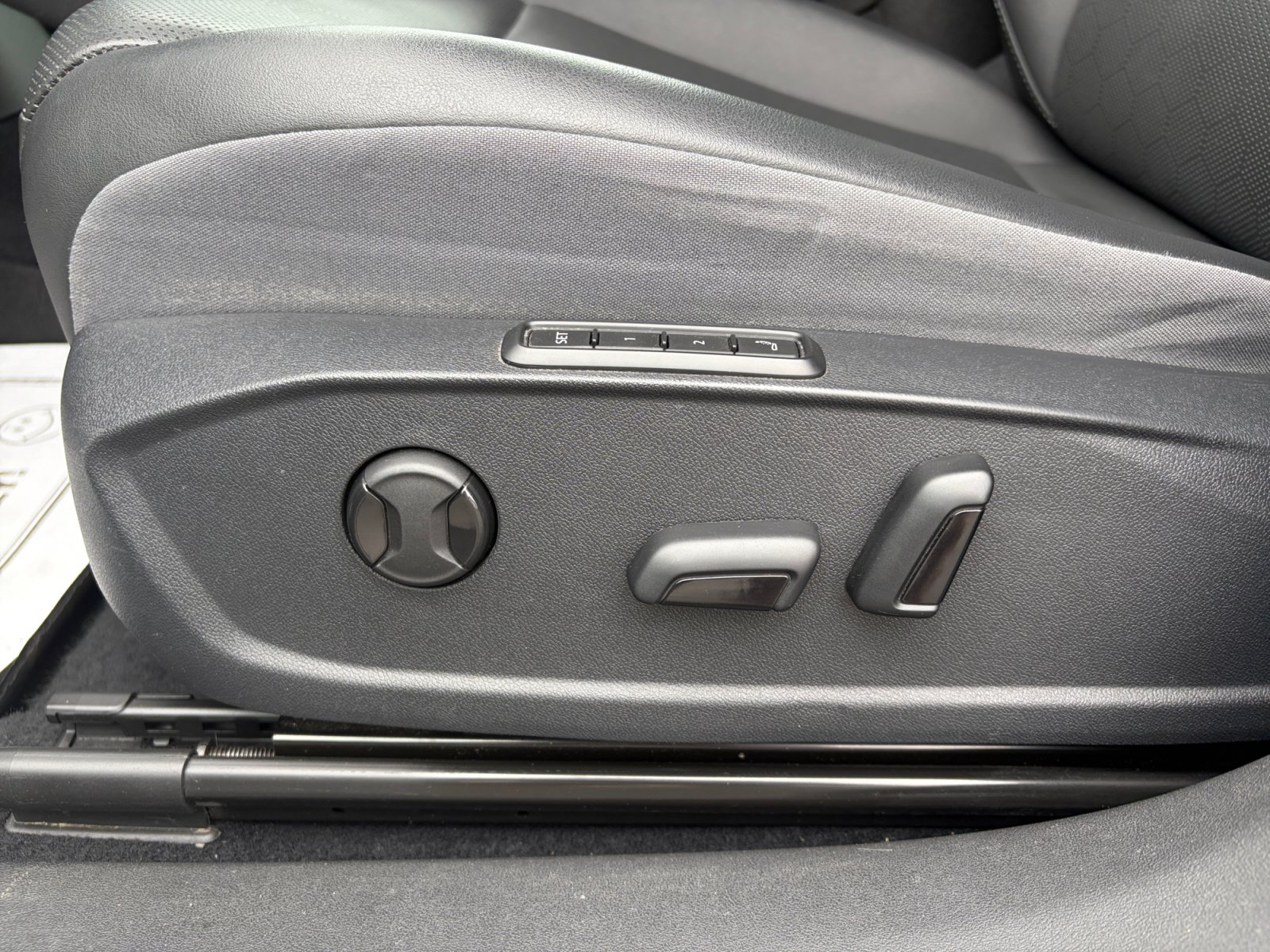 Used 2023 Volkswagen ID.4 Pro S AWD/4WD image 14