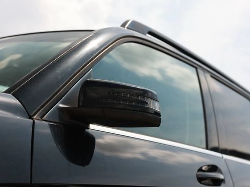 Used 2011 Mercedes-Benz GLK 350 2WD image 31