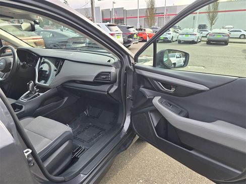 Used 2022 Subaru Outback Premium image 10