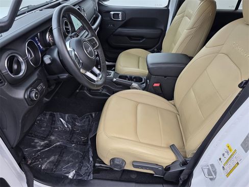 Used 2019 Jeep Wrangler Unlimited Sahara w/ Dual Top Group image 9