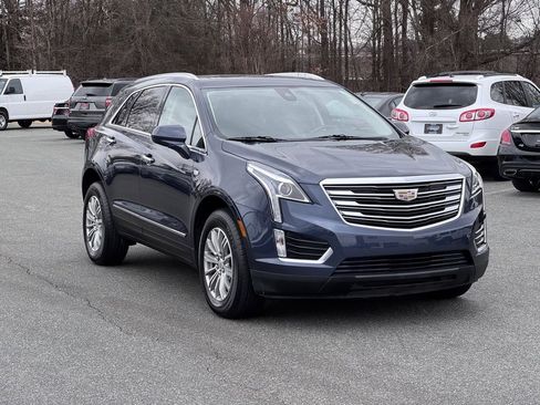Used 2019 Cadillac XT5 Luxury image 2