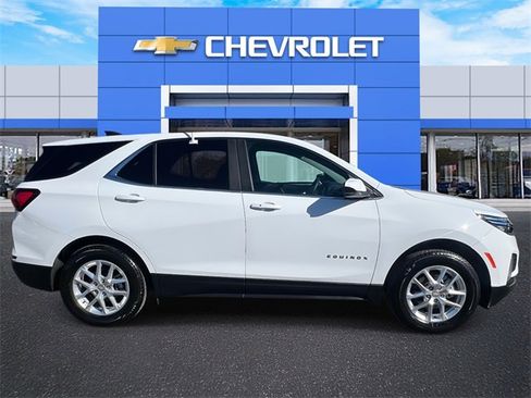 Used 2023 Chevrolet Equinox LT image 4