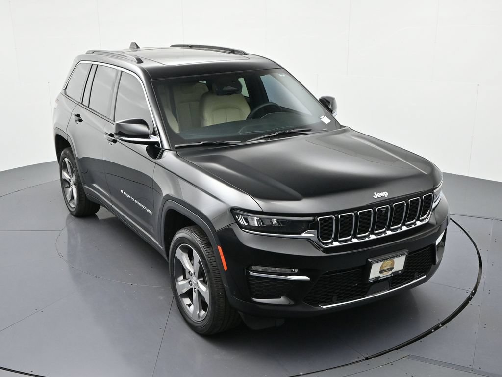 Used 2025 Jeep Grand Cherokee Limited w/ Luxury Tech Group II AWD/4WD image 18