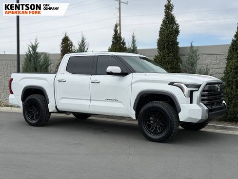 Used 2023 Toyota Tundra Limited w/ Power Package AWD/4WD image 12