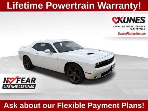 Used 2019 Dodge Challenger SXT RWD image 1