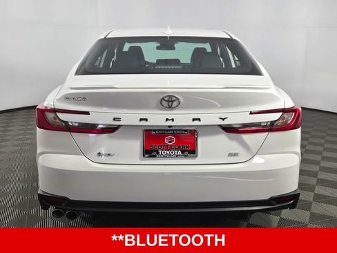 Used 2025 Toyota Camry SE image 7