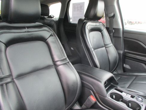 Used 2022 Lincoln Corsair Standard w/ Premium Package image 46