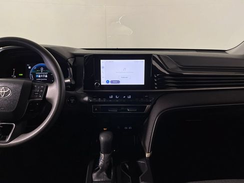 Used 2025 Toyota Camry LE FWD image 15