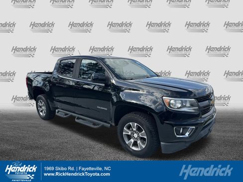 Used 2017 Chevrolet Colorado Z71 AWD/4WD image 1