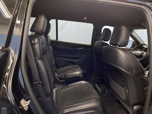 Used 2023 Jeep Grand Cherokee L Laredo image 35