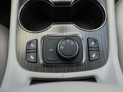 Used 2023 GMC Acadia SLT image 19