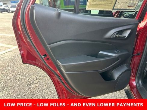 Used 2025 Chevrolet Trax LT image 13