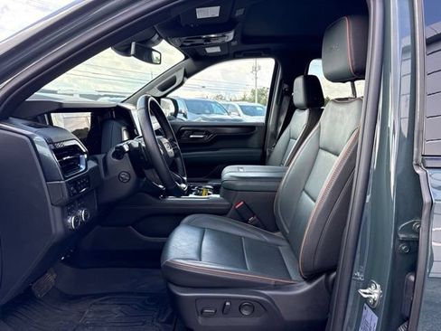 Used 2025 GMC Yukon XL AT4 w/ LPO, Floor Liner Package AWD/4WD image 5