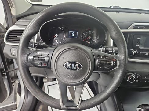 Used 2017 Kia Sorento AWD image 15