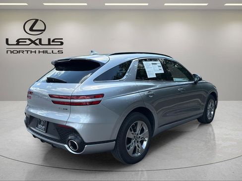 Used 2025 Genesis GV70 3.5T Sport AWD/4WD image 6